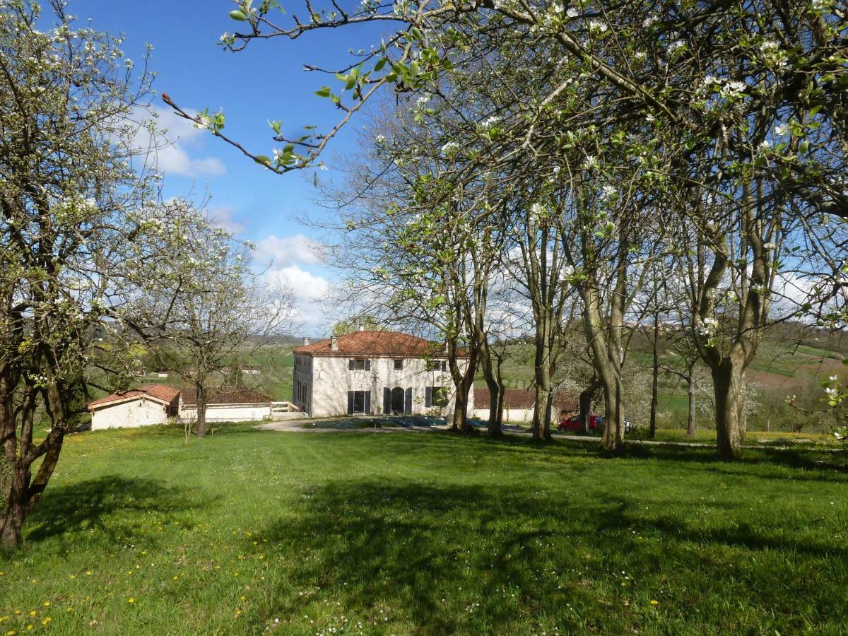 Domaine De Calbiac Bed & Breakfast Dolmayrac Exterior photo